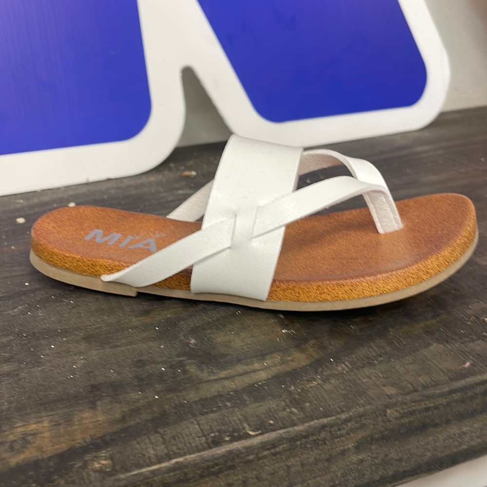 Mia sandals